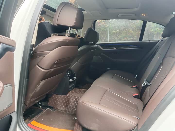 Фото 6 - BMW 5 Series