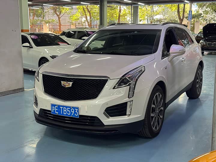 Фото 1 - Cadillac XT5