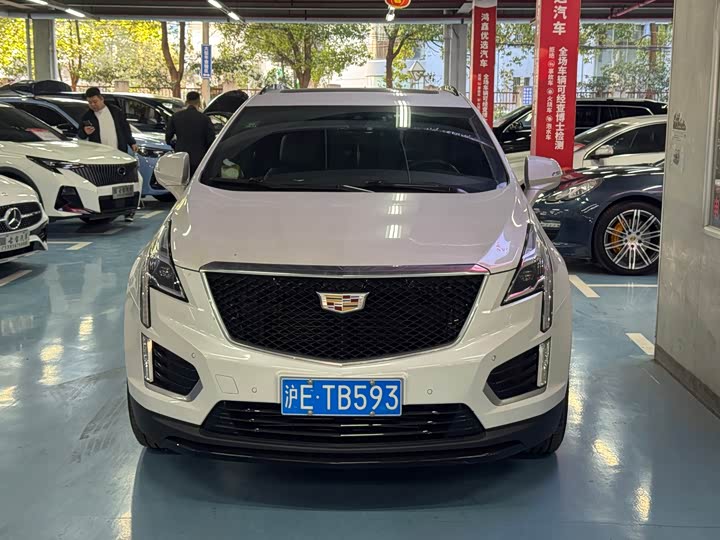 Фото 2 - Cadillac XT5