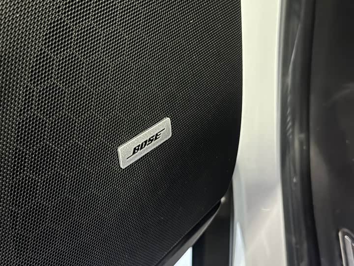 Фото 8 - Cadillac XT5