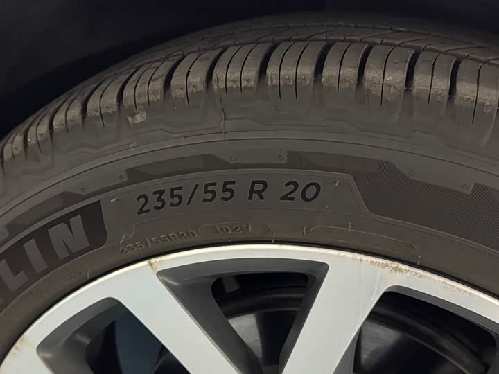 Фото 9 - Cadillac XT5