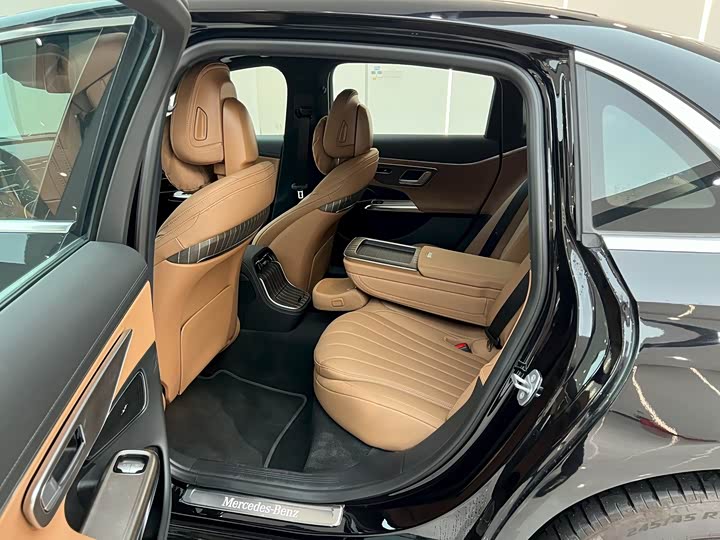 Photo 8 - Mercedes-Benz E-Class Hybrid