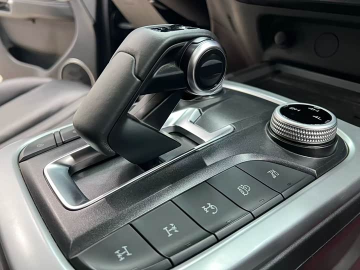 Фото 9 - Tank 300