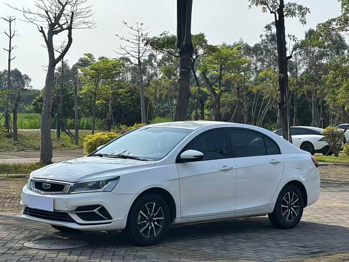 Фото 1 - Geely Emgrand