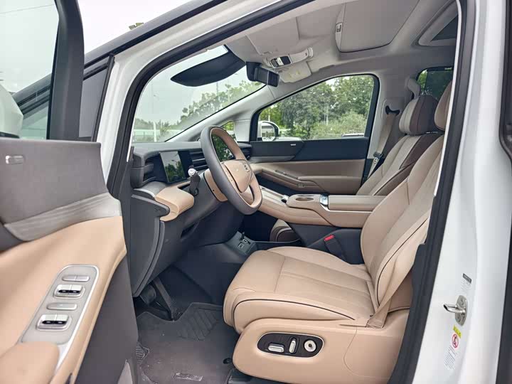 Фото 7 - XPeng X9