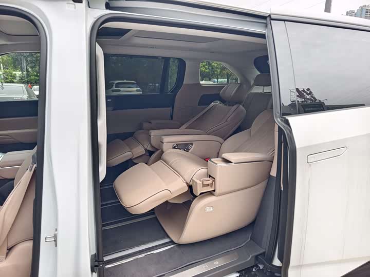 Фото 8 - XPeng X9