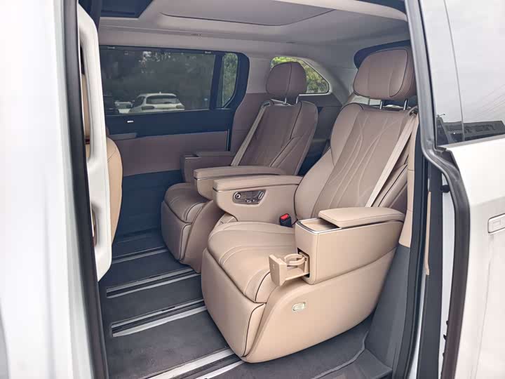 Фото 9 - XPeng X9