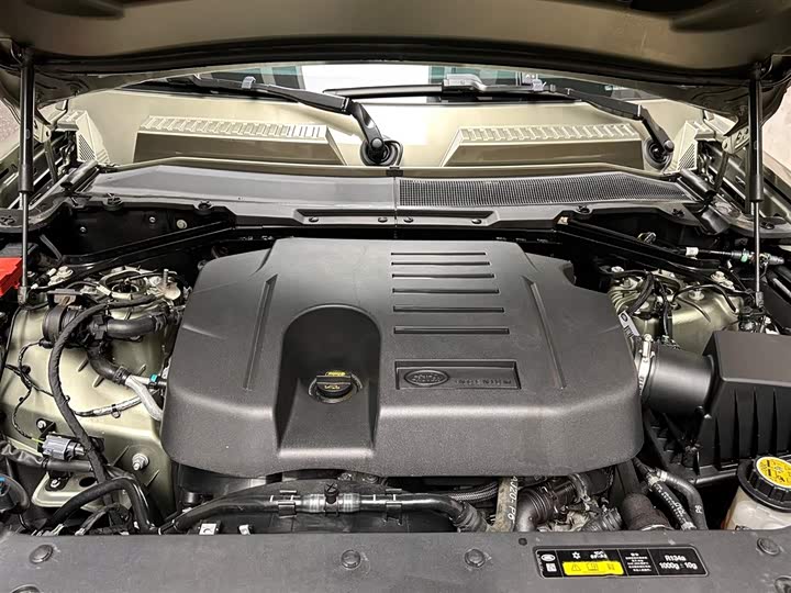 Photo 7 - Land Rover Defender