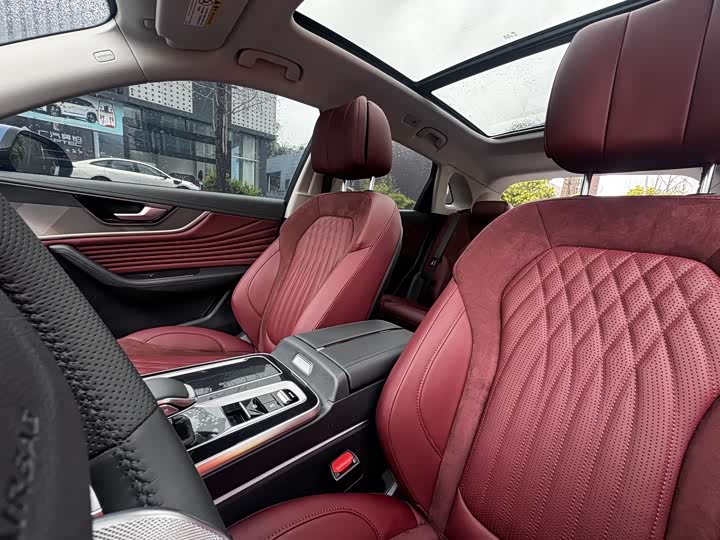 Photo 7 - Hongqi HS5