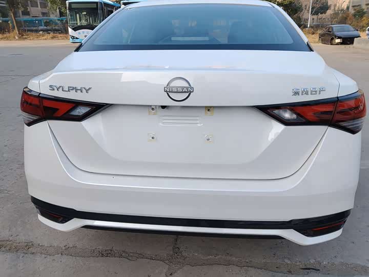 Фото 5 - Nissan Sylphy