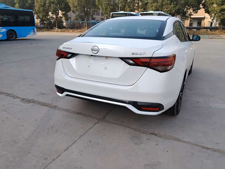 Фото 6 - Nissan Sylphy