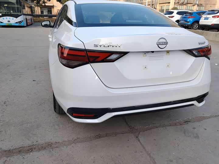 Фото 7 - Nissan Sylphy