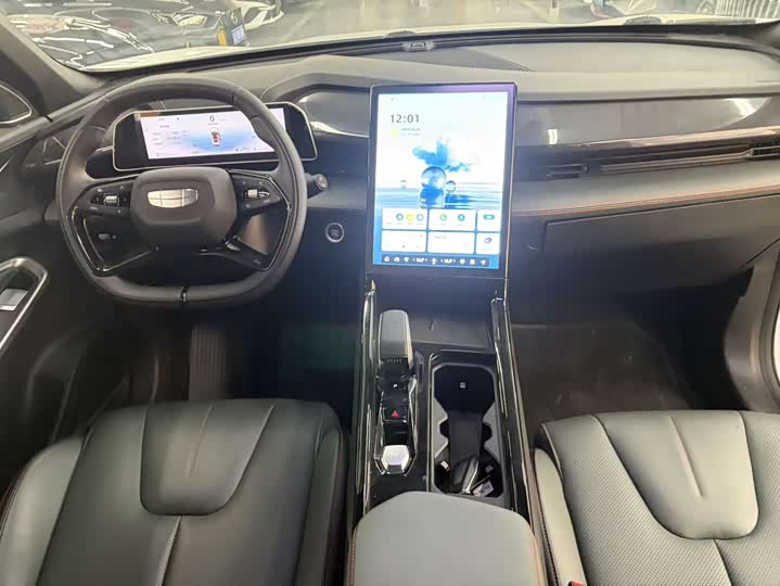 Фото 6 - Geely Atlas