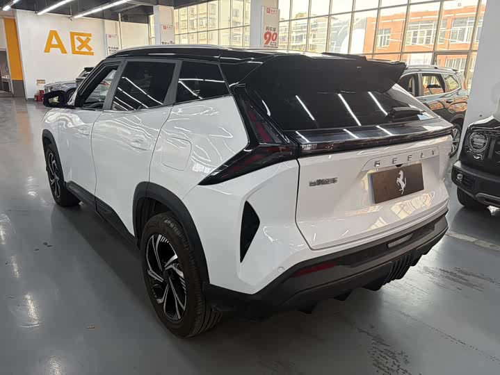 Фото 9 - Geely Atlas