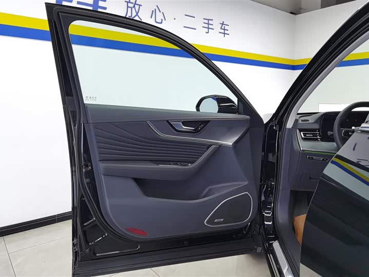 Photo 7 - Hongqi HS5