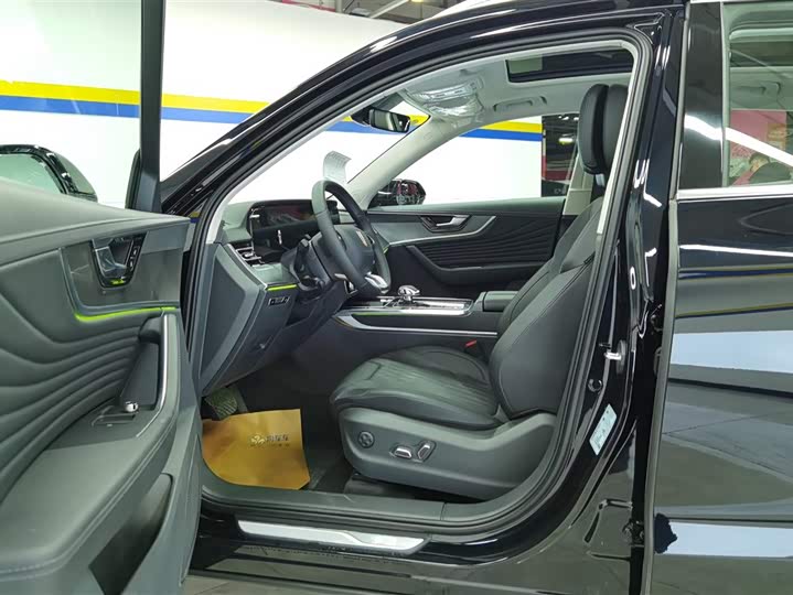 Photo 9 - Hongqi HS5