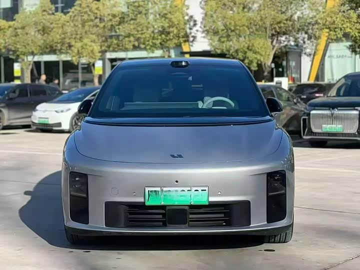 Фото 2 - LiXiang i6