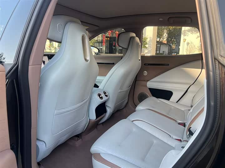 Фото 8 - Avatr 07