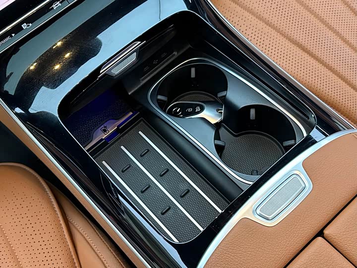 Фото 9 - Mercedes-Benz S-Class