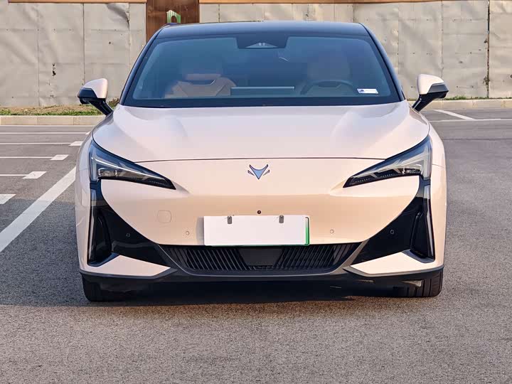 Photo 2 - BAIC Arcfox Alpha S5