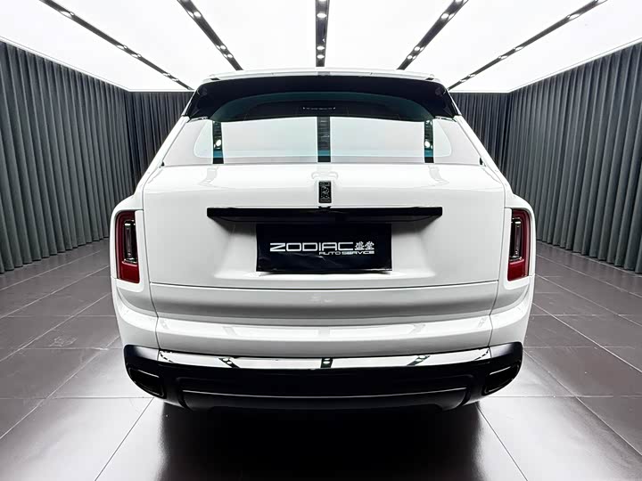 Фото 5 - Rolls-Royce Cullinan