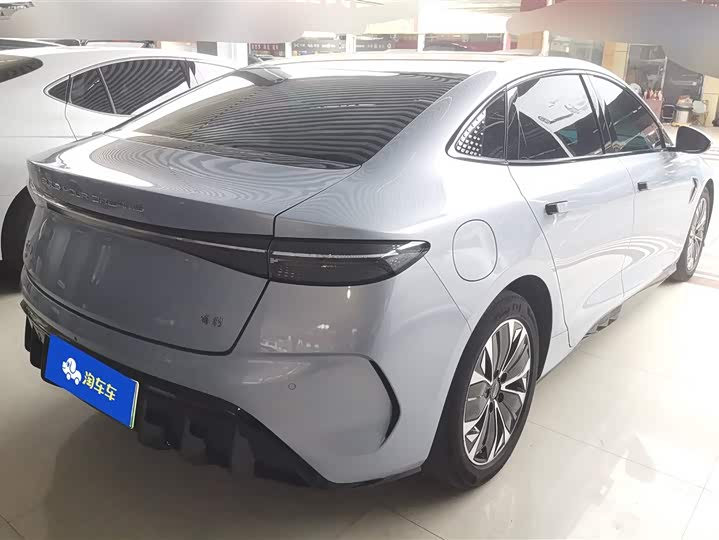 Фото 3 - BYD Seal