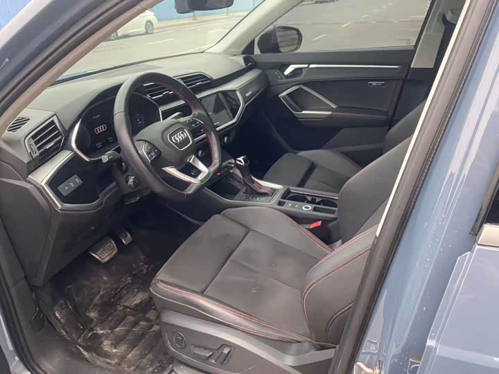 Фото 4 - Audi Q3