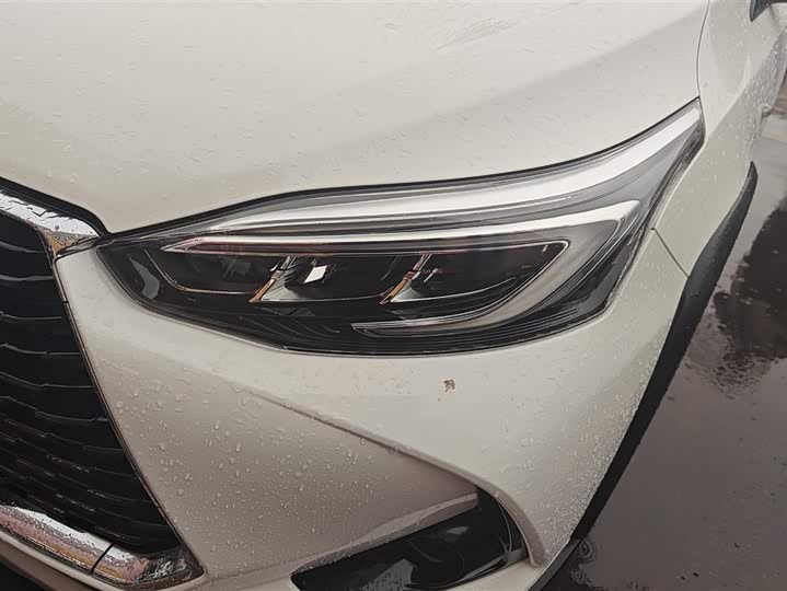 Фото 5 - Toyota Yaris L Hatchback