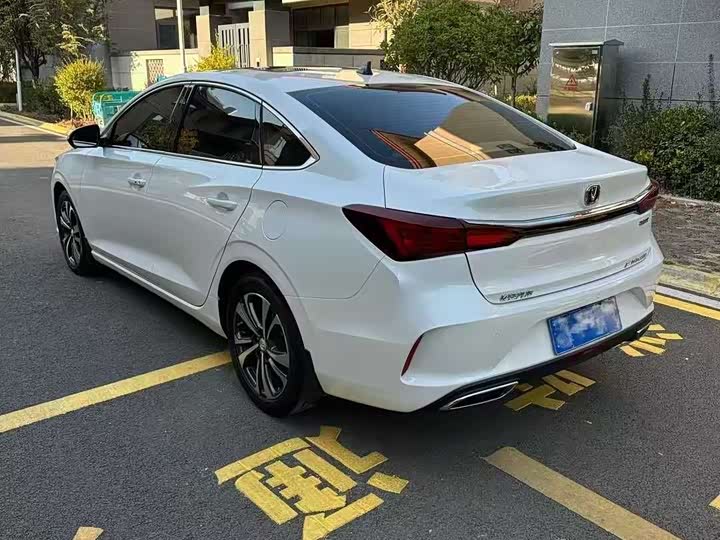 Фото 9 - Changan Eado Plus