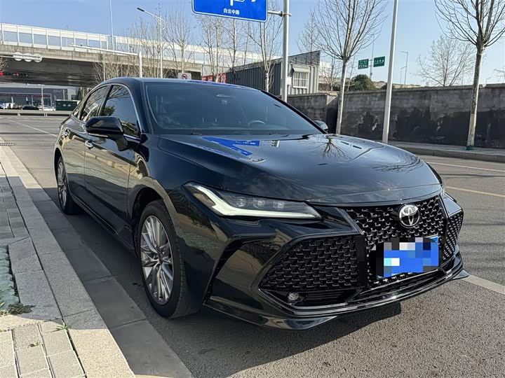 Фото 2 - Toyota Avalon