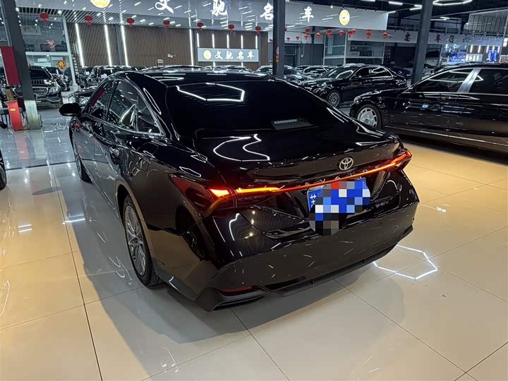 Фото 3 - Toyota Avalon