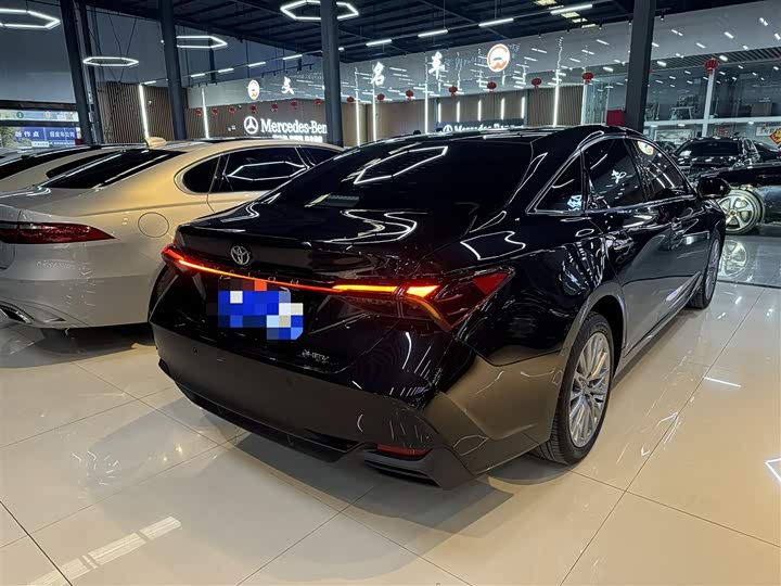 Фото 4 - Toyota Avalon