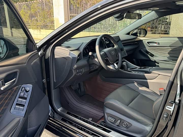 Фото 5 - Toyota Avalon