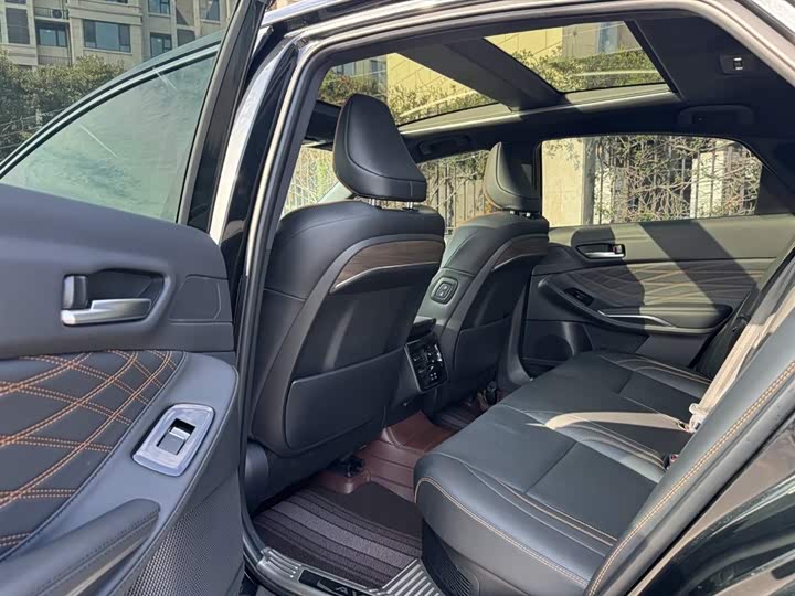 Фото 6 - Toyota Avalon