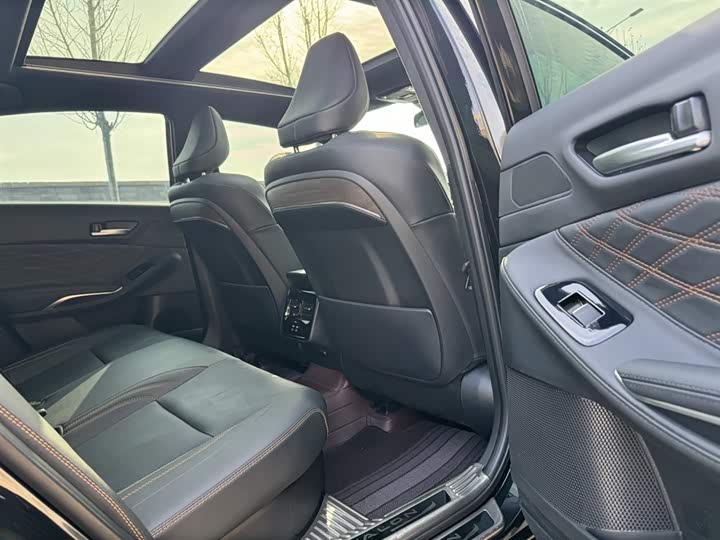 Фото 8 - Toyota Avalon