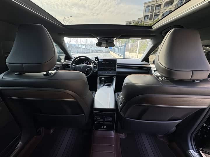 Фото 9 - Toyota Avalon