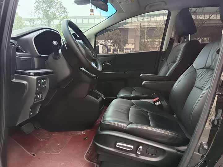 Фото 4 - Honda Elysion