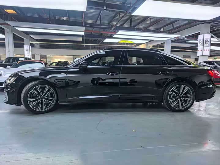 Фото 4 - Audi A6L