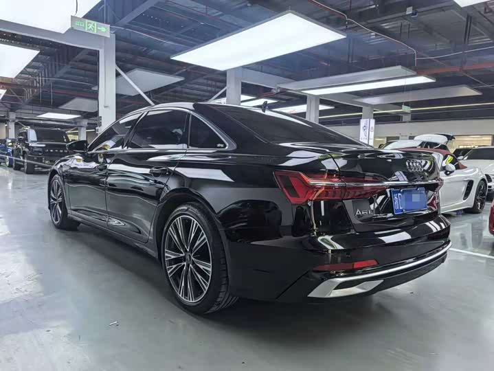 Фото 5 - Audi A6L