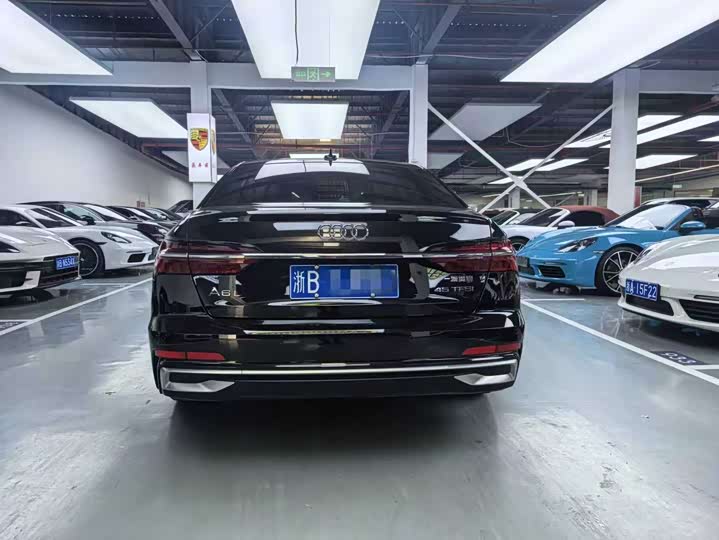 Фото 7 - Audi A6L