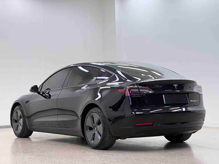 Фото 7 - Tesla Model 3