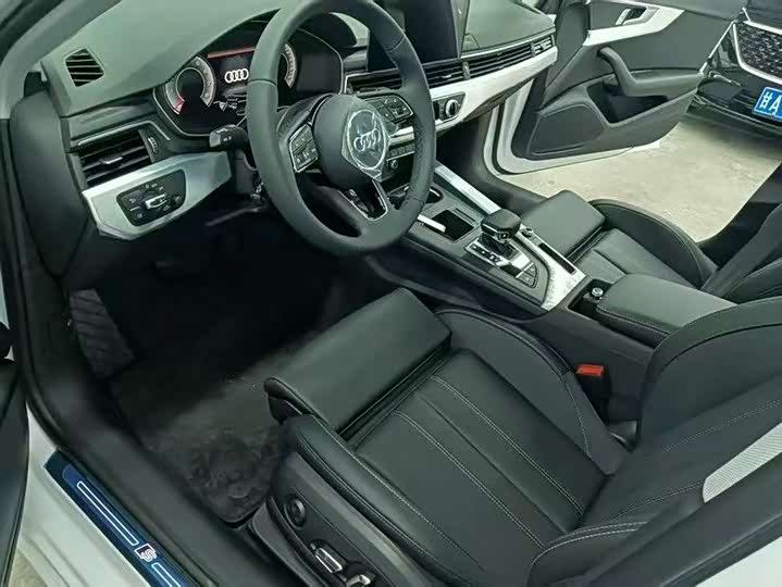 Фото 5 - Audi A4L