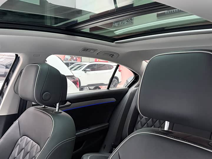 Фото 6 - Volkswagen Magotan GTE Hybrid