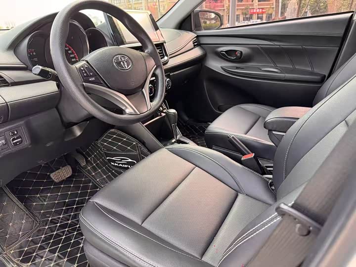 Фото 4 - Toyota Vios