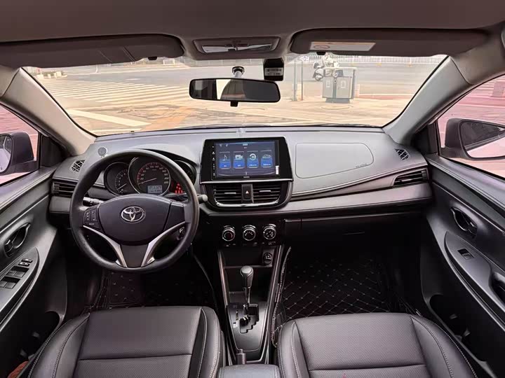 Фото 5 - Toyota Vios