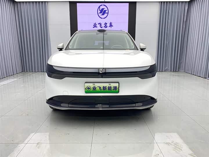 Фото 2 - Zeekr 7X