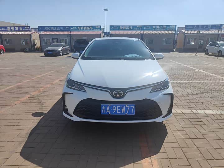 Фото 1 - Toyota Corolla