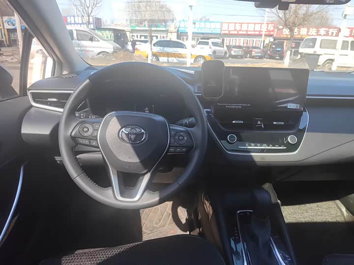 Фото 5 - Toyota Corolla