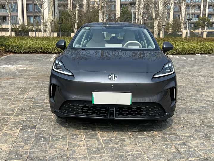 Фото 2 - MG Motor 4 EV