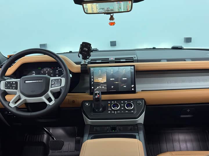 Фото 8 - Land Rover Defender